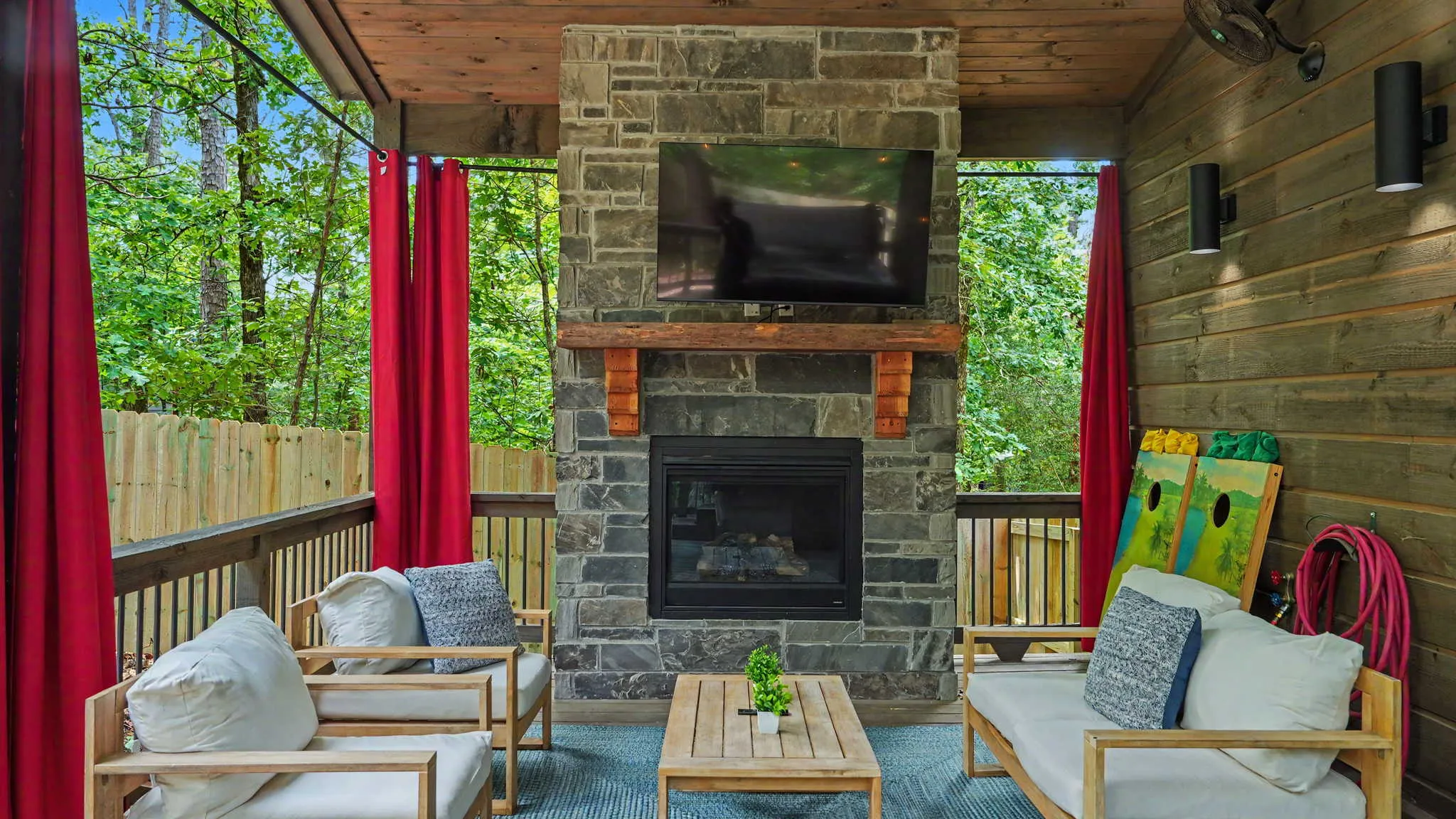 Woodland Retreat — Broken Bow — photo 7